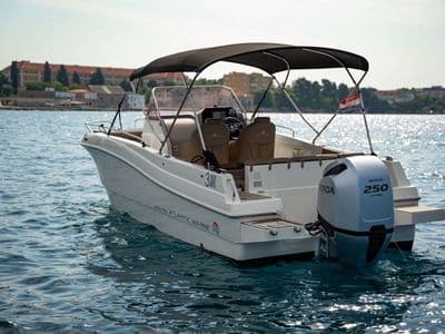 Unutrašnjost Atlantic Marine Open 750 — Zadar
