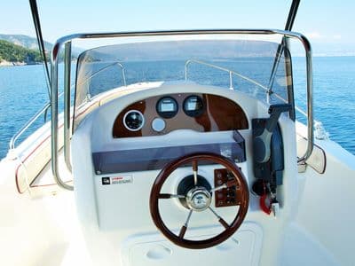 Blue Lagoon rent a boat — salmeri
