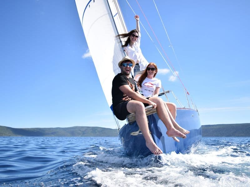 Daily Sailing Tour - Cres Island