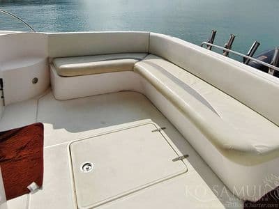Oryx 40 Fly yacht interior