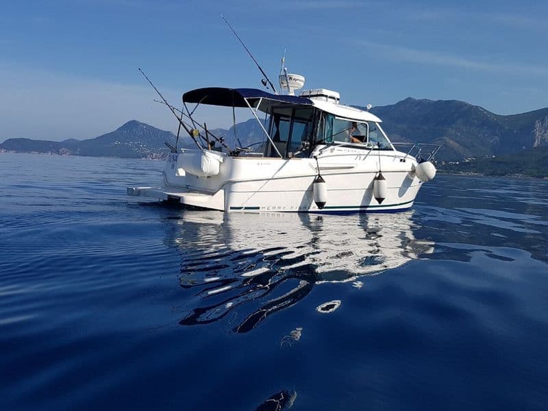 Tuna III - Jeanneau Merry Fisher 705 na moru kod Bara