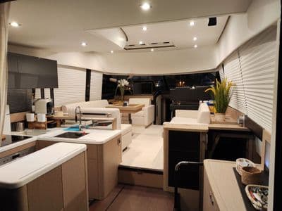 Prestige 500 Fly - jahta u Budvi - foto 2