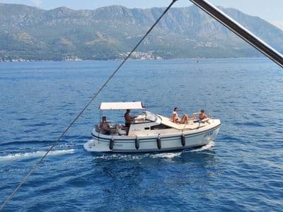 Delphia Nano - mali brod u Budvi - foto 2