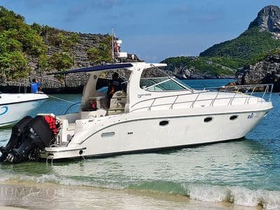 Oryx 40 Fly flybridge yacht side view