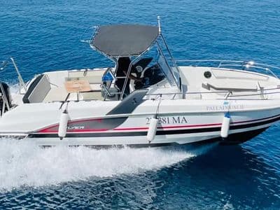 Interijer i sjedala Beneteau Flyer 7.7 SPACEdeck - najam broda Makarska