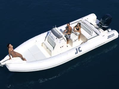 Joker Boat Clubman 26 RIB, pogled odozgo s gostima