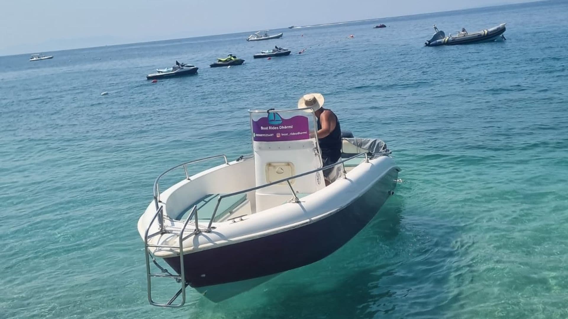 Sportski gliser Boat Rides Dhermi, pogled s pramca