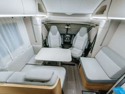 Adria Matrix 670 SC dnevni boravak