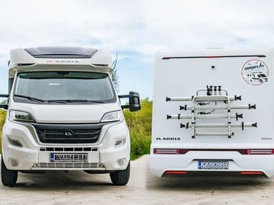 Adria Matrix 670 SL sprijeda i straga