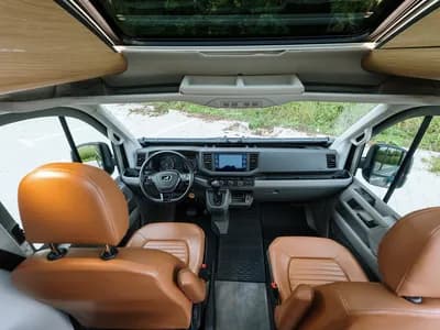 Adria Twin Max 680 SGX kabina s kožnim sjedalima