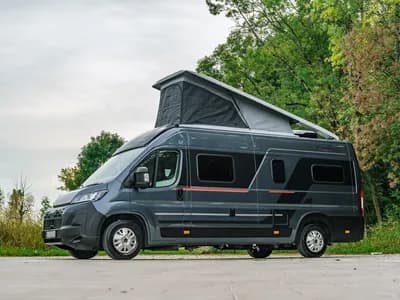Adria Twin Sports 640 SGX s podignutim krovom