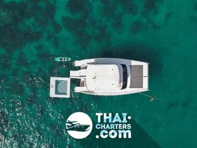 Lunik Floeth 48 catamaran salon