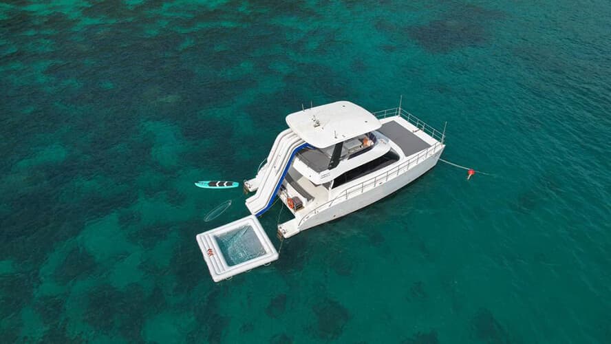 Power catamaran Lunik Floeth 48 in Phuket