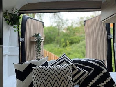 Ležaj u camper vanu Fiat Ducato