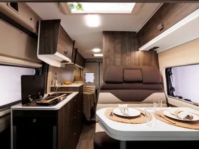 HappyCamper B100 dinette