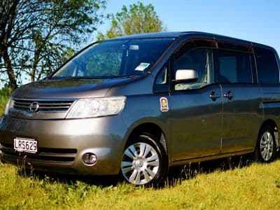 Nissan Serena sleepervan Serenity, front three-quarter view