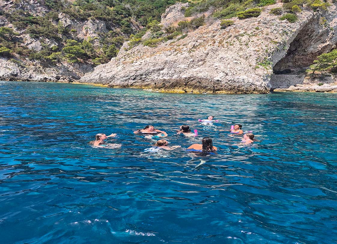 Capri Boat Rent Ciro Aliperta - gozzo tour