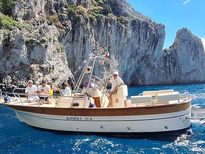 Capri Boat Rent Ciro Aliperta - gozzo tour
