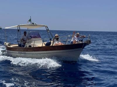 Capri Boat Rent Ciro Aliperta - gozzo tour