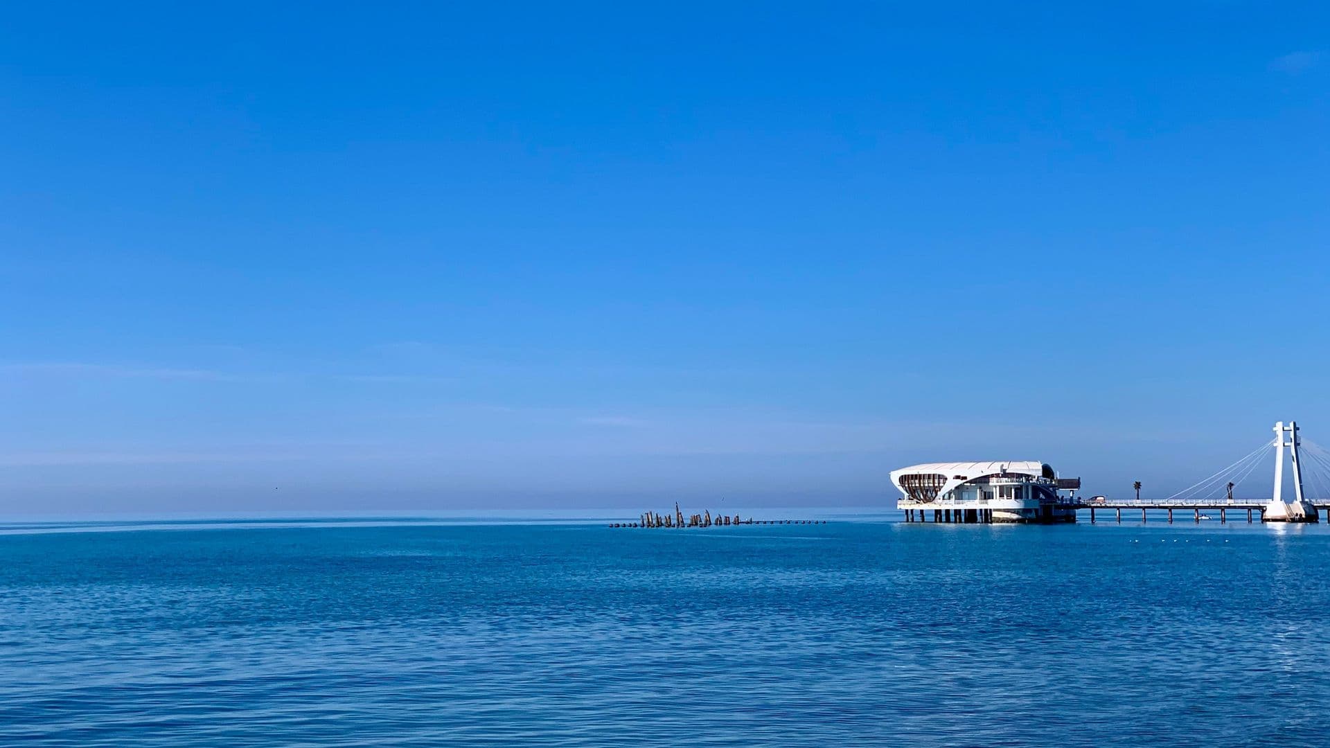 Panorama mola i obale Drača (Durrës), Albanija
