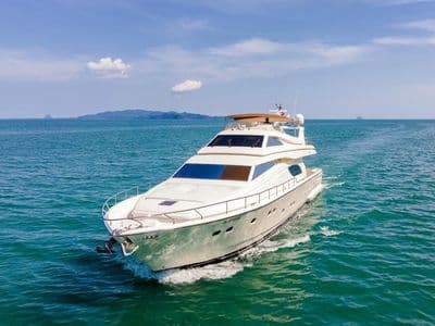 80ft Ferretti – charter Phuket