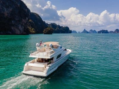 80ft Ferretti – charter Phuket