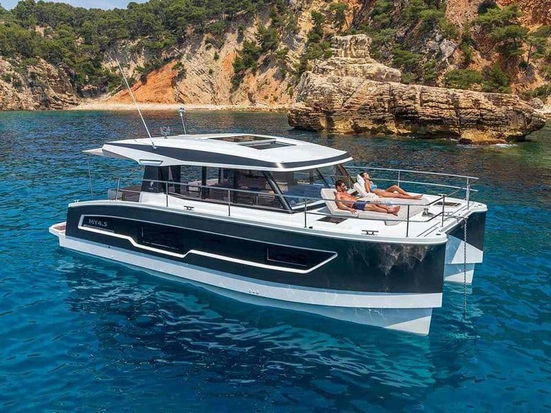 40ft Fountaine Pajot – charter Phuket