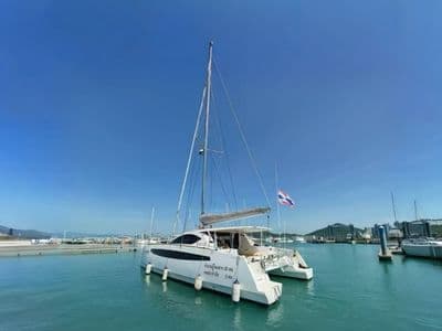 Andaman Discovery Comar Comet CAT 37, exterior