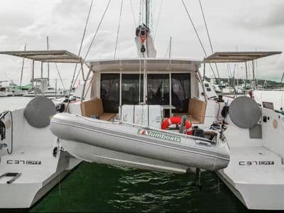 Andaman Discovery Comar Comet CAT 37, deck and cockpit