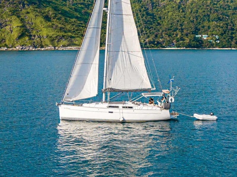 43ft Hanse sail boat – charter Phuket