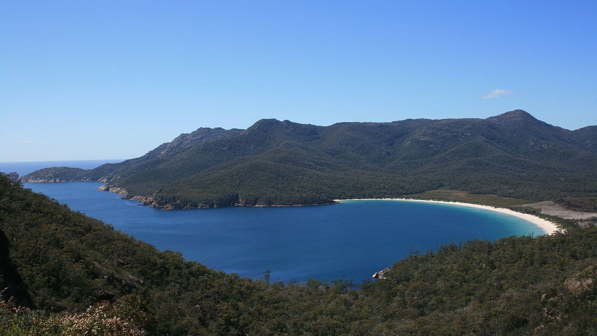 Zaljev Wineglass Bay u nacionalnom parku Freycinet na Tasmaniji