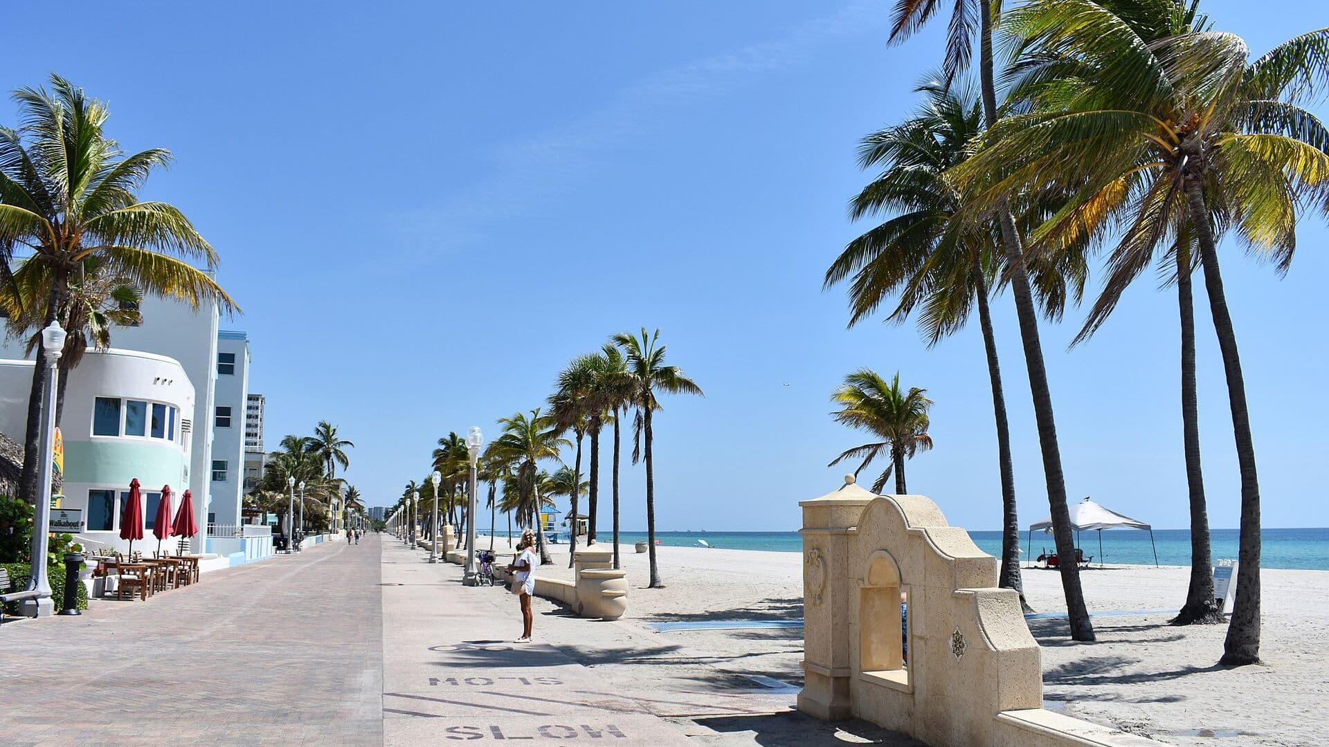 Šetnica Broadwalk uz plažu u Hollywoodu na Floridi