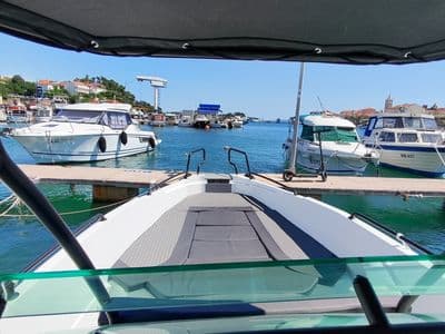 Sundeck of Northmaster 685