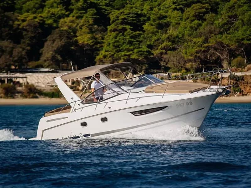 Jeanneau Leader 8 motorna brodica u Dubrovniku