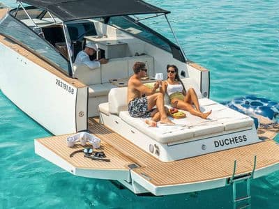 Pelagosa 33 kokpit — iznajmljivanje Hvar