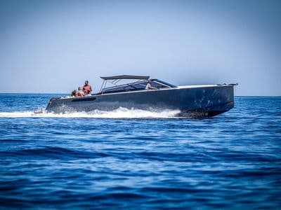 Axiom C45 sundeck — privatni čarter Hvar