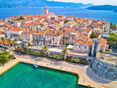 Stari grad Korčula — privatno krstarenje Jadranom