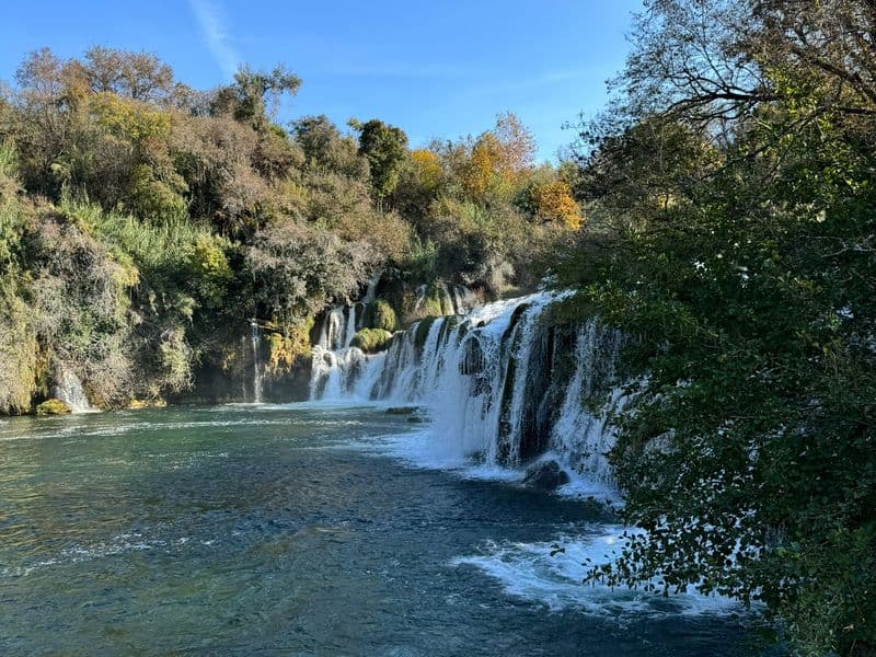 Ručak poslužen na brodu tijekom izleta u Krku