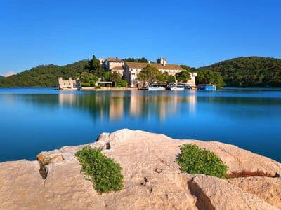Mljet nacionalni park — iznajmljivanje jahte Hvar