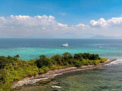 Green island and turquoise sea near Pattaya
