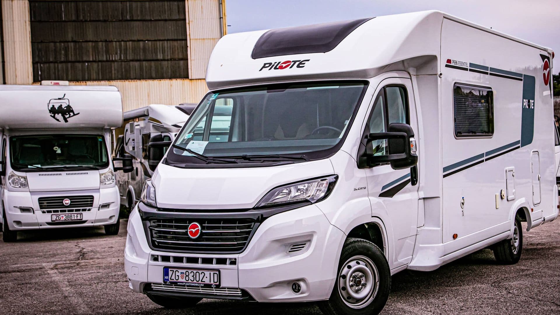 Kamper Pilote P 696 S, vanjski izgled