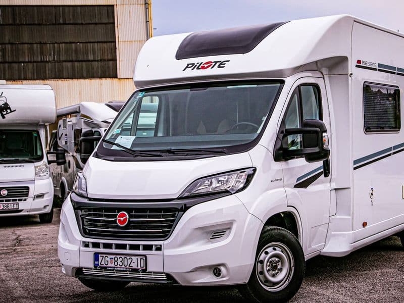 Kamper Pilote P 696 S, vanjski izgled