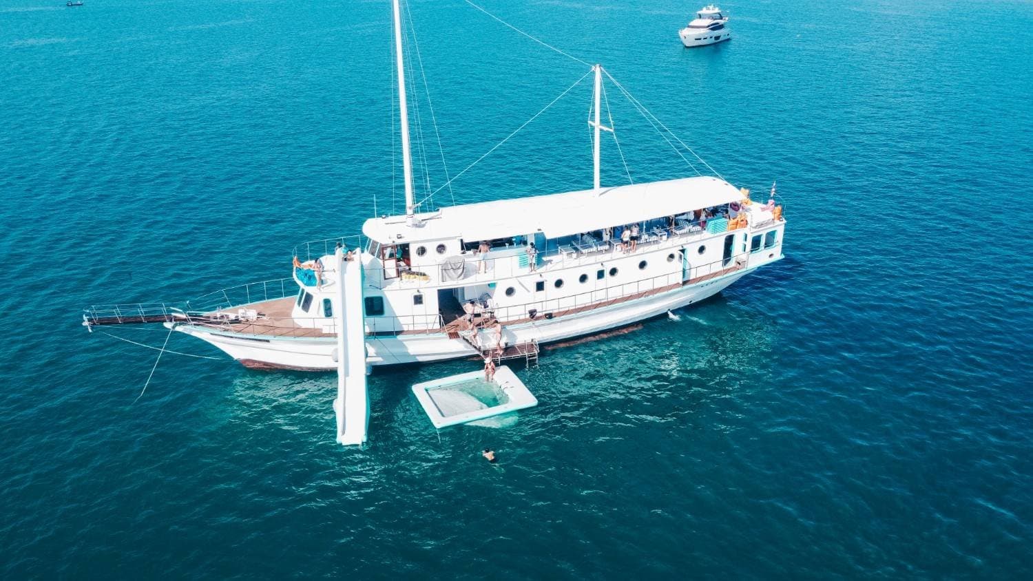130ft Taipan – charter Phuket