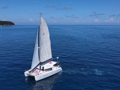 PEACHES Lagoon 421 – catamaran charter Phuket