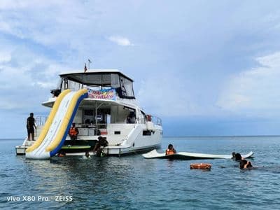 YATI Leopard 51 Power Catamaran – catamaran charter Phuket