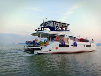 YATI Leopard 51 Power Catamaran – catamaran charter Phuket