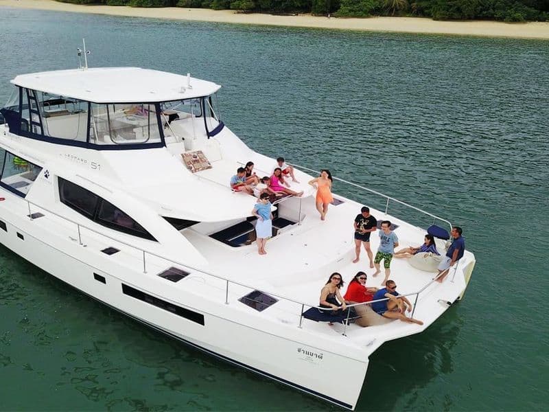 YATI Leopard 51 Power Catamaran – catamaran charter Phuket