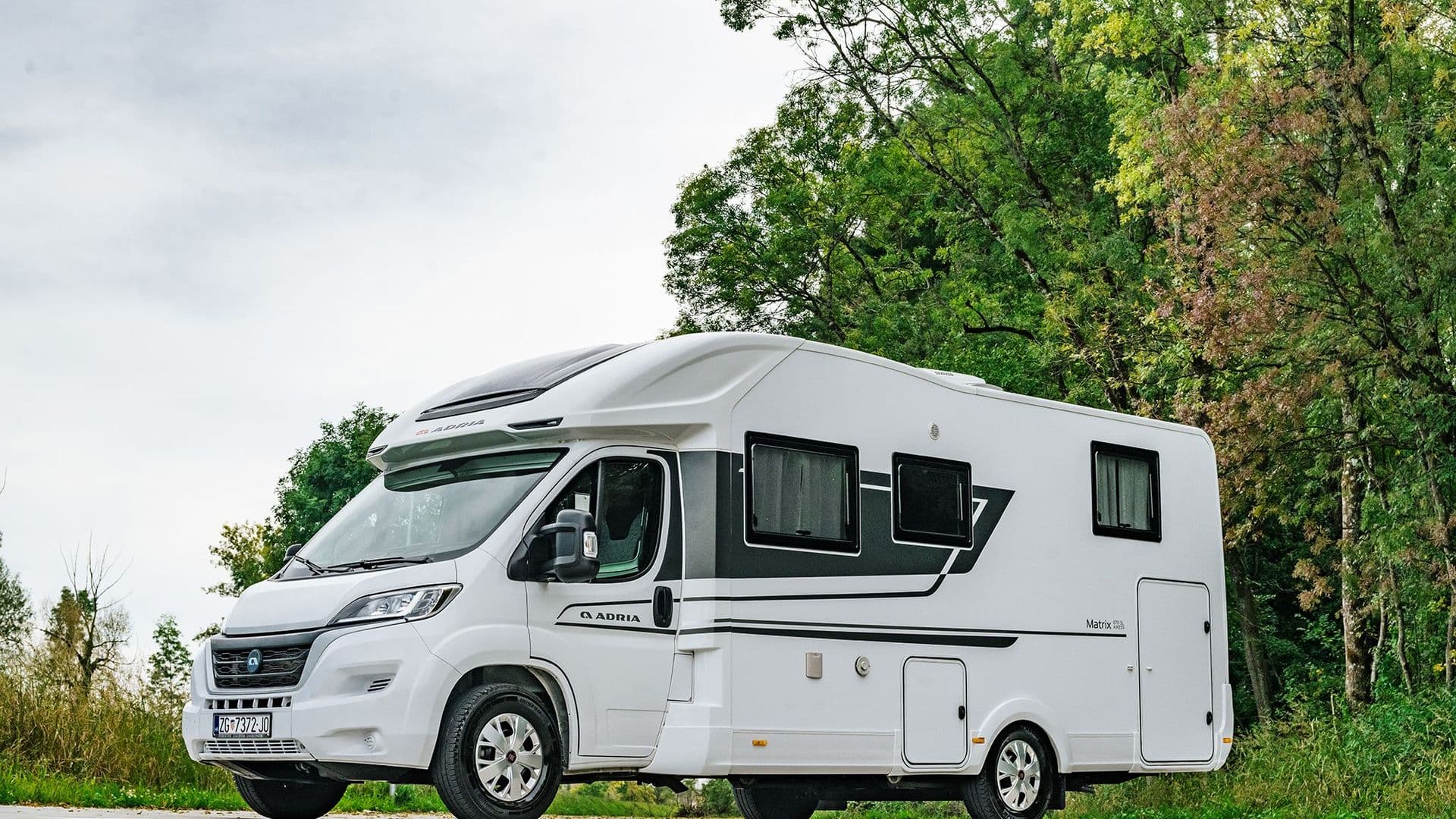 Adria Matrix 670 SL kamper izvana, Camper.hr Zagreb