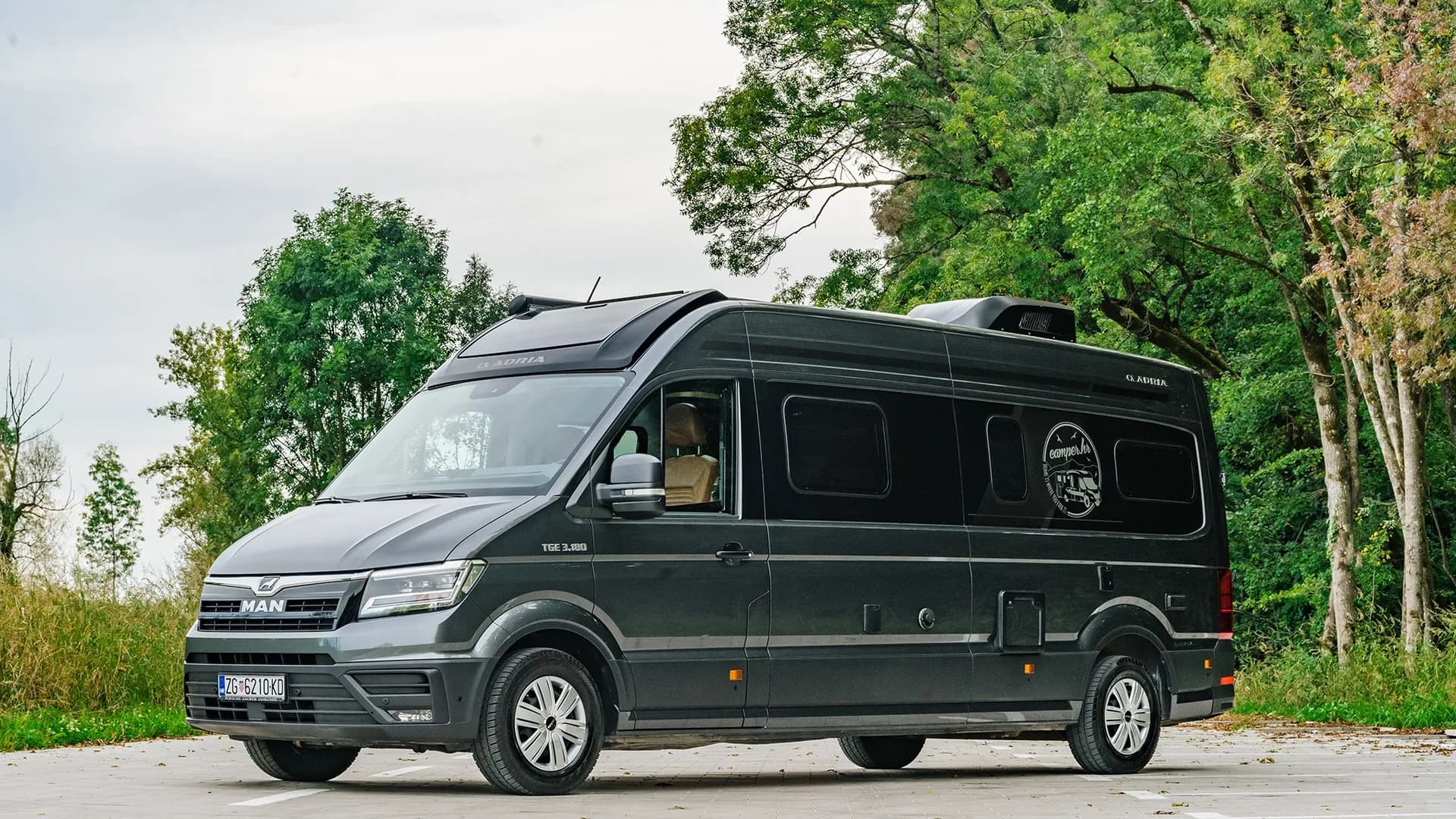 Adria Twin Max 680 SGX kamper kombi izvana