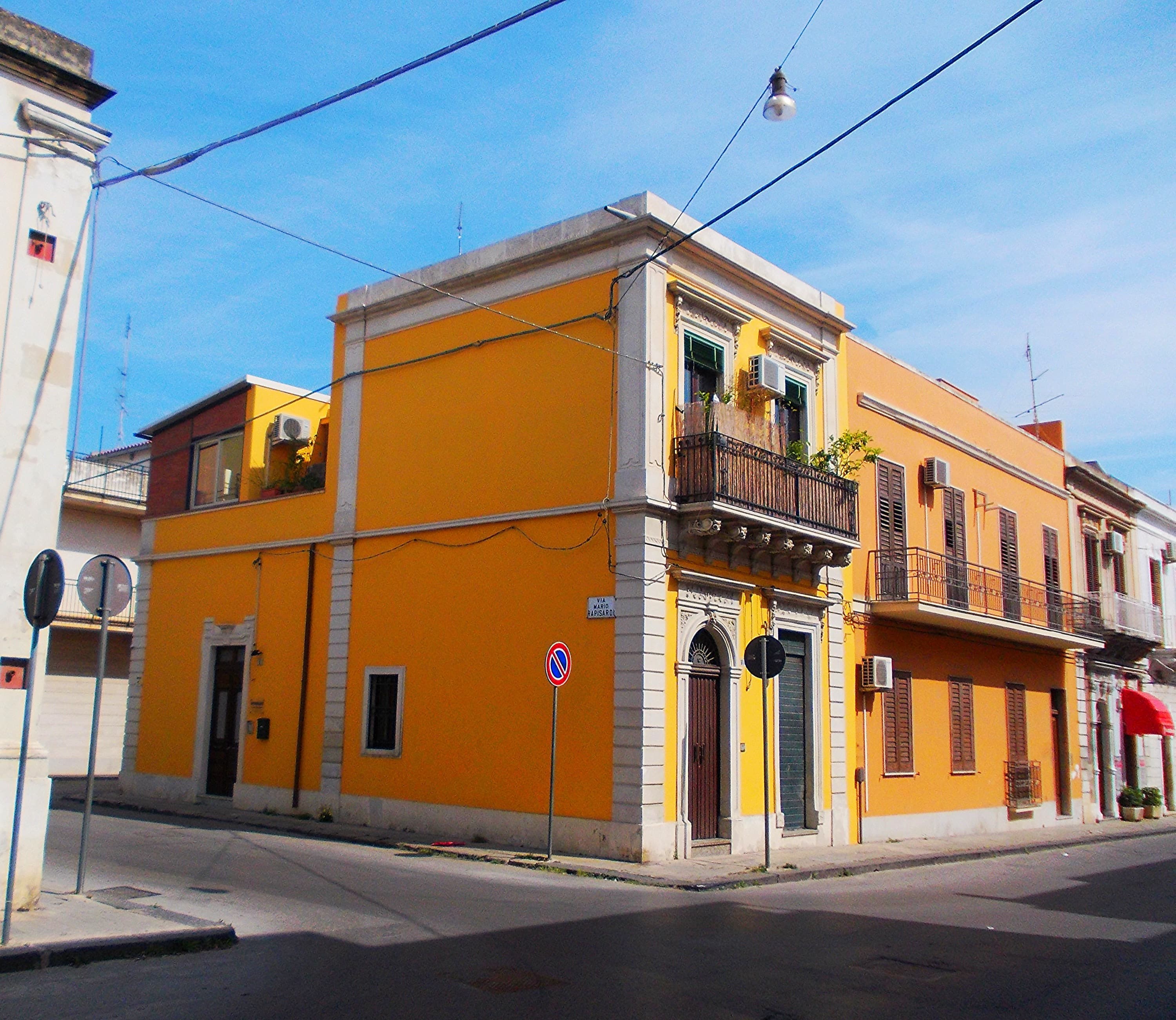 avola